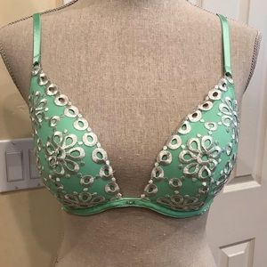 Victoria’s Secret Bra 32C